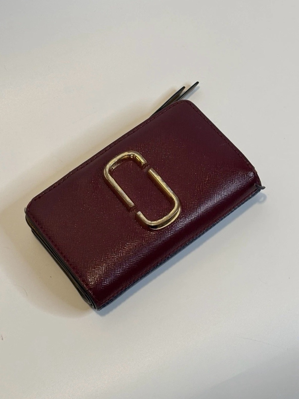 MARC JACOBS ($150) Snapshot Mini Compact Wallet Burgundy/Navy Leather AUTHENTIC